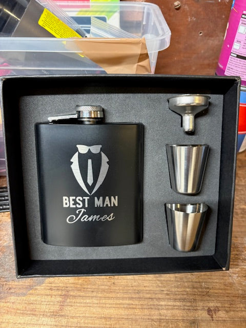 Personalised engraved hip flask gift set