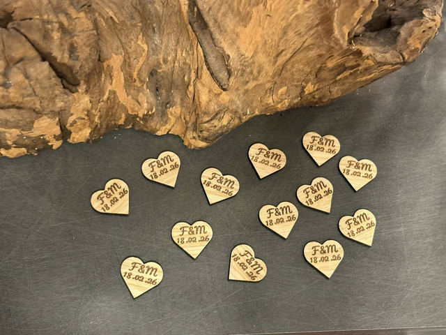 Personalised Wooden Heart Table Confetti – Wedding Favours